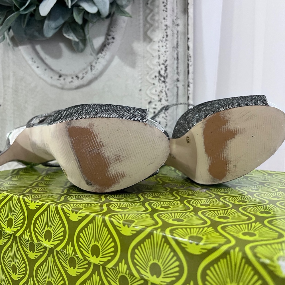 Gianni Bini Metallic Silver Platform Heels. - Picture 11 of 11